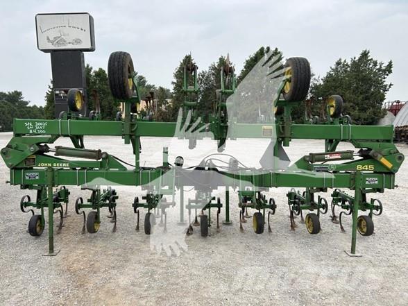 John Deere 845 Coltivatori a filari