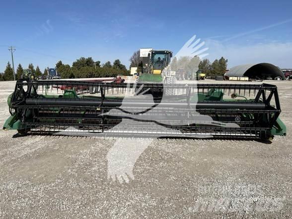 John Deere 920 Testate per mietitrebbie