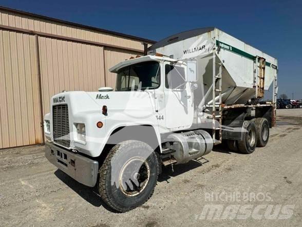 Mack R686ST Costruzioni - Altro