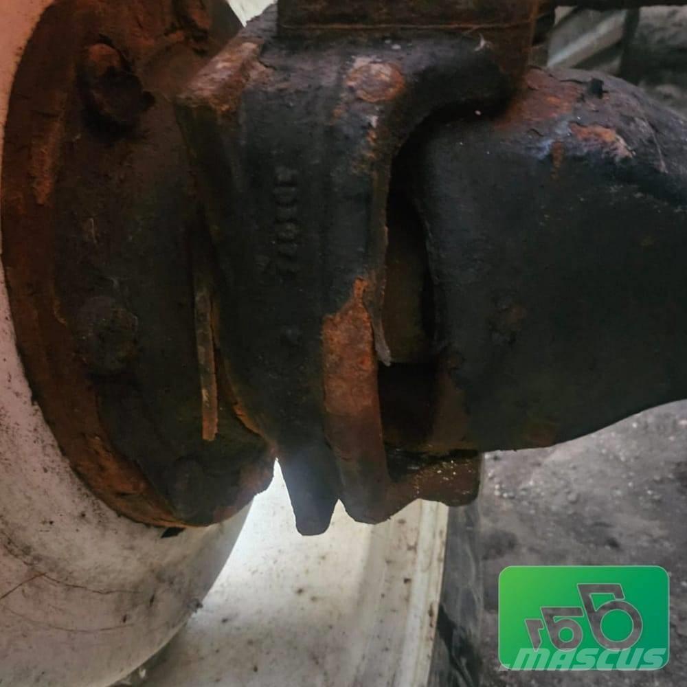 Valmet 8350. Parts Trattori