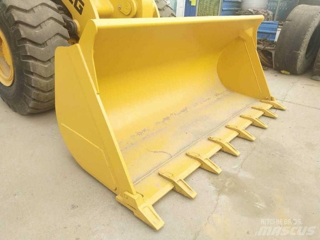 SDLG LG 956 L Pale gommate