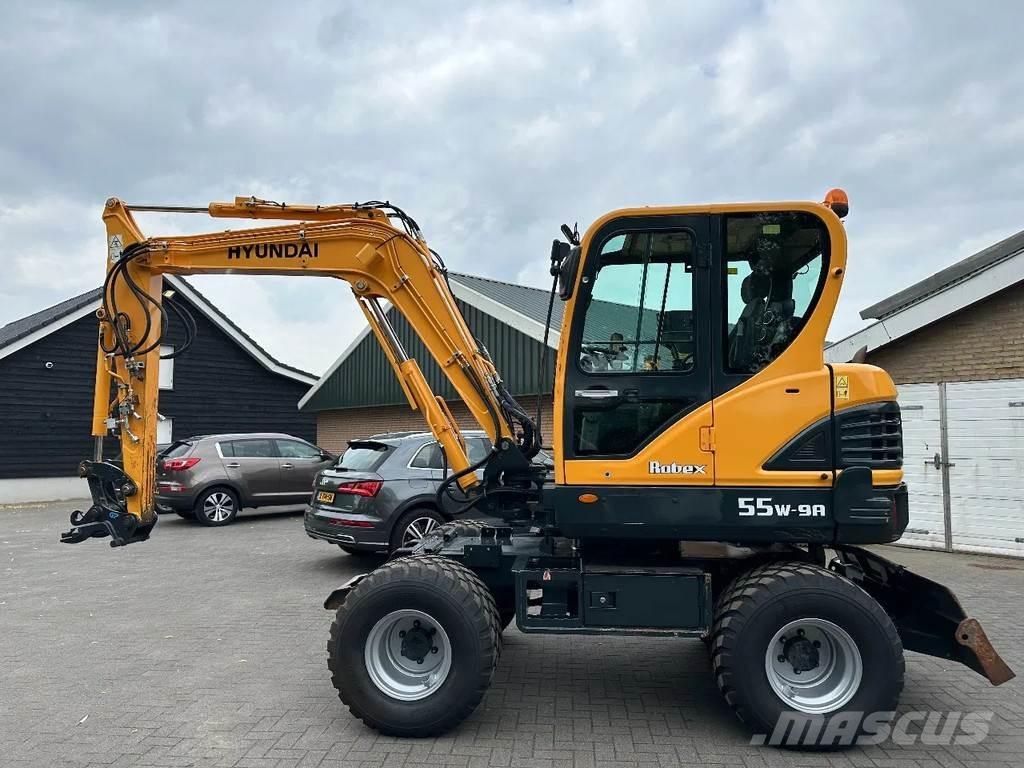 Hyundai 55W-9A Escavatori gommati