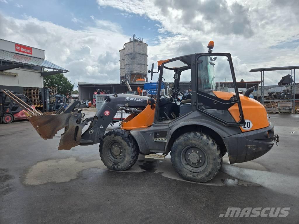 Mecalac AS 700 Pale gommate