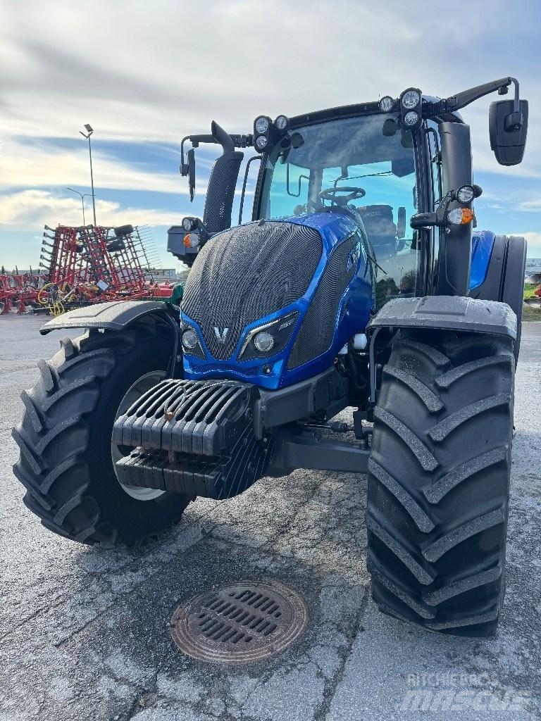 Valtra N 124 Trattori
