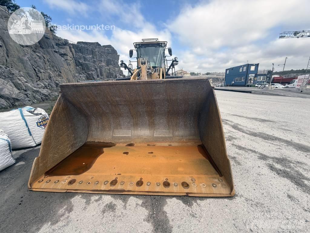 CAT 972 M Pale gommate