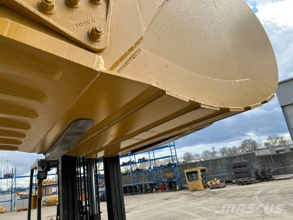 CAT 349D2 - UB Benne