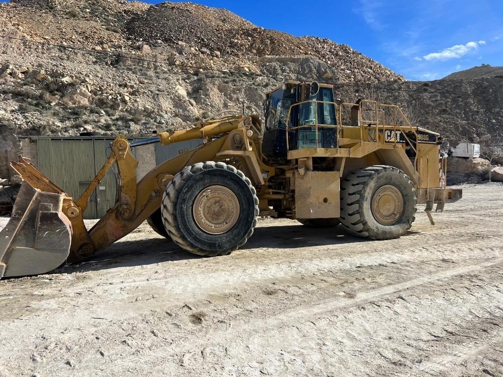 CAT 988 G Pale gommate