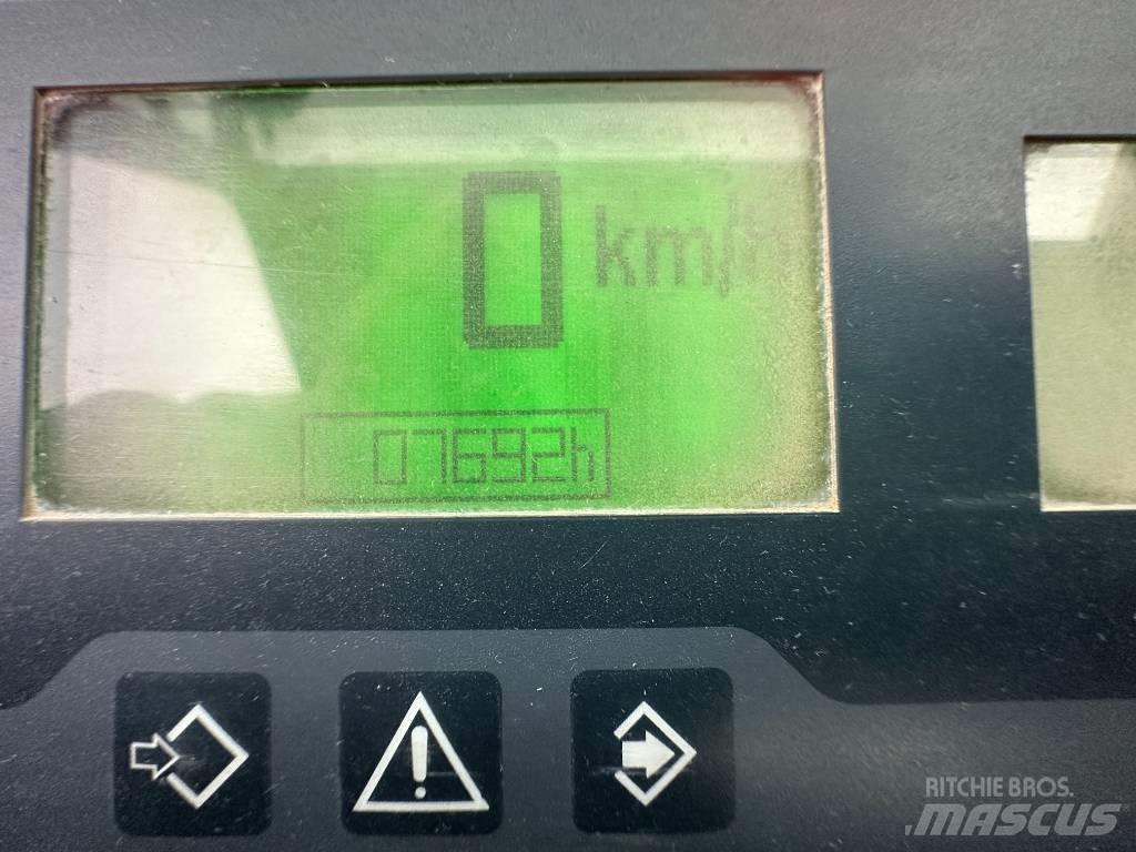 Komatsu WA 100 M-7 Pale gommate