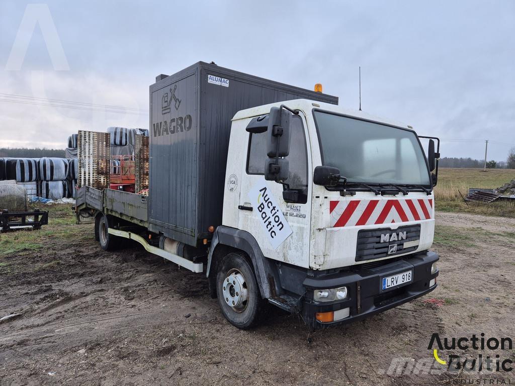 MAN LE 12.220 Camion con sponde ribaltabili