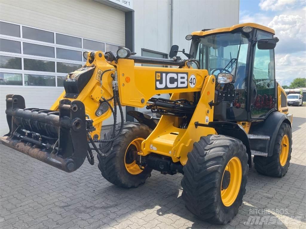 JCB TM220 Pale gommate