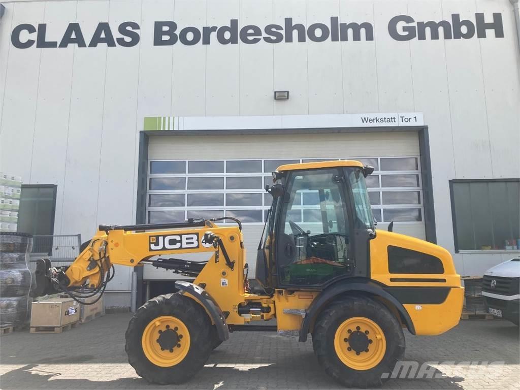 JCB TM220 Pale gommate