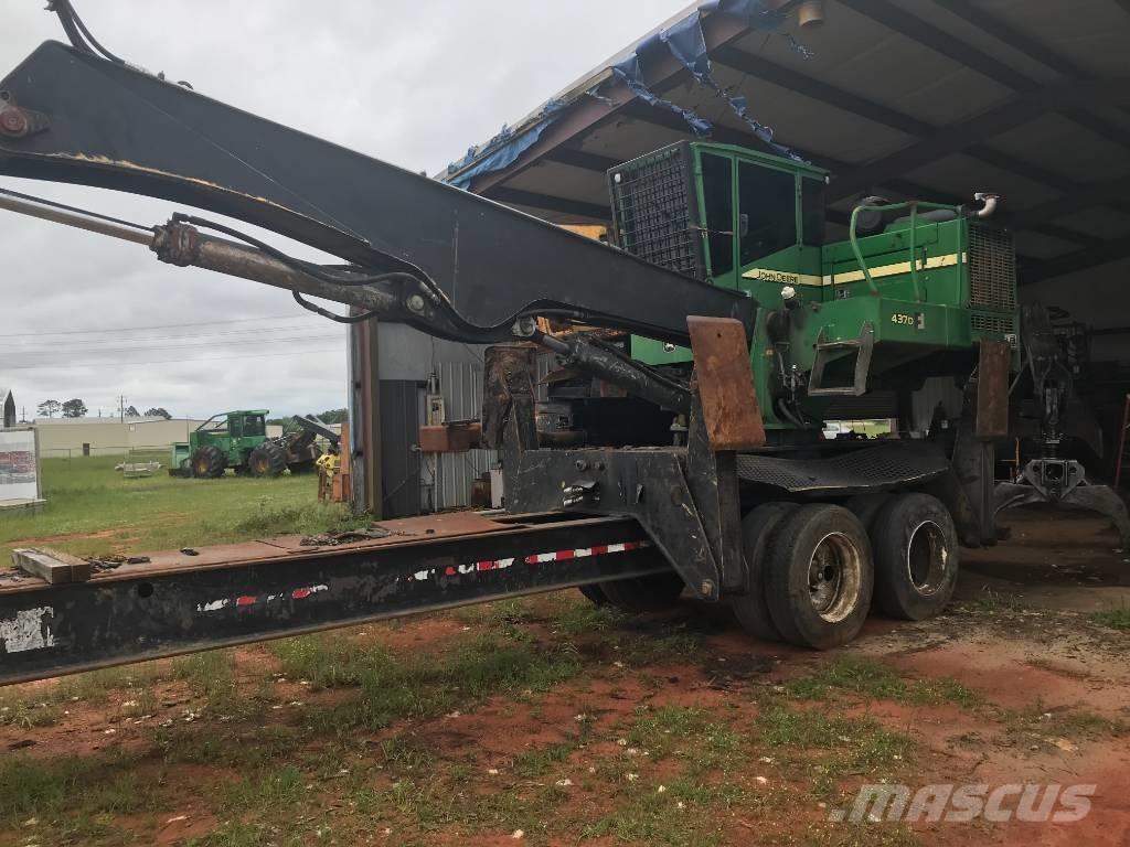 John Deere 437 D Caricatronchi con base su rimorchio
