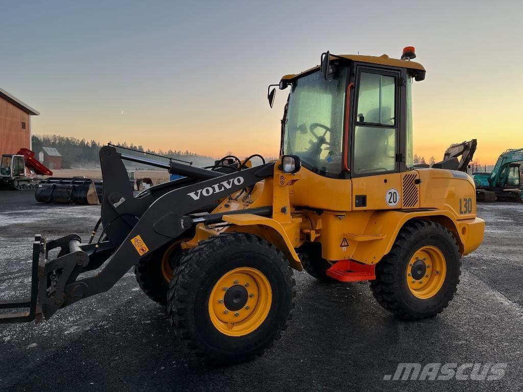 Volvo L 30 H Pale gommate