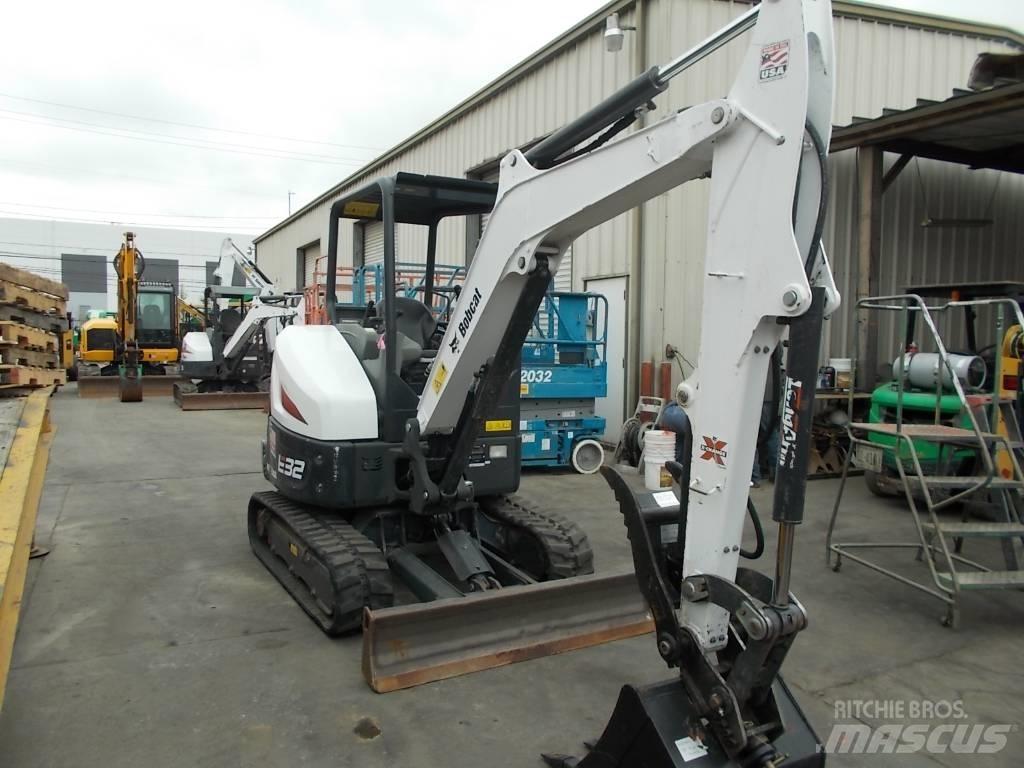 Bobcat E32i Miniescavatori