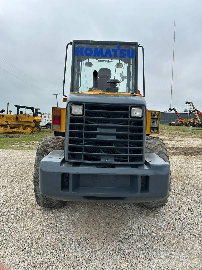 Komatsu WA150-5 Pale gommate