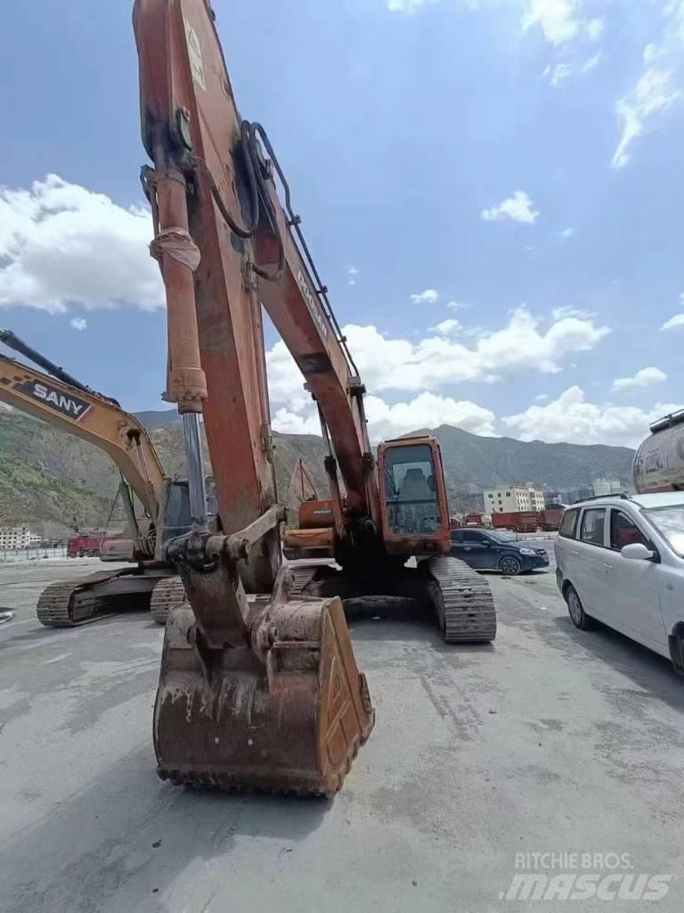 Doosan DX 225 Escavatori cingolati