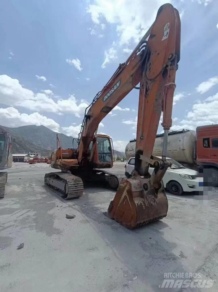 Doosan DX 225 Escavatori cingolati