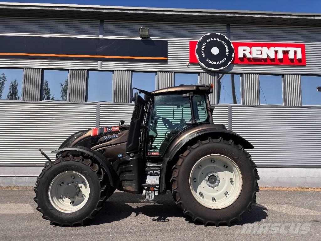 Valtra T 215 Versu Trattori