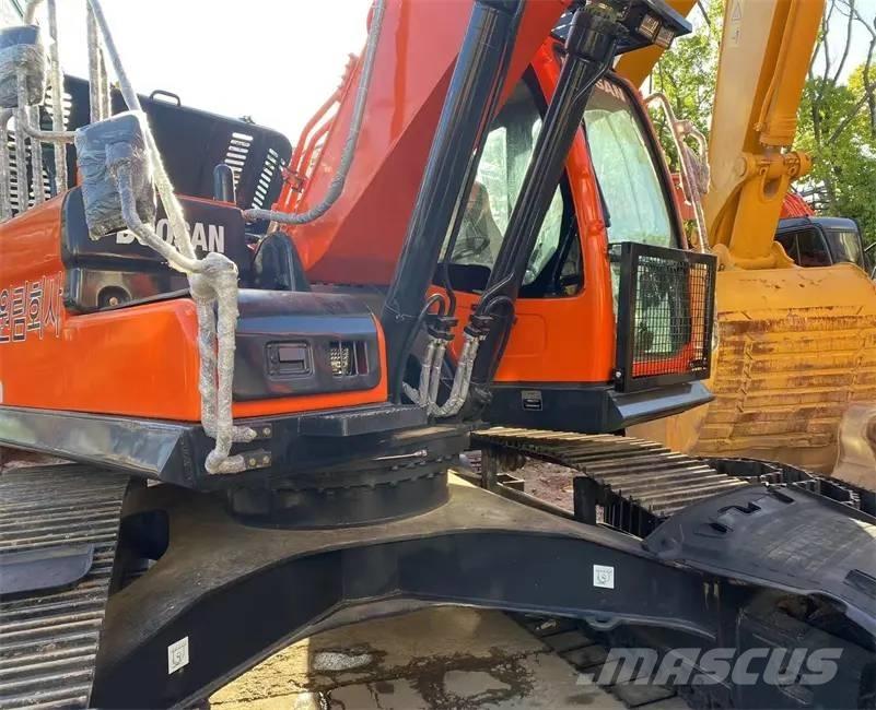 Doosan DX300LC-9C Escavatori cingolati