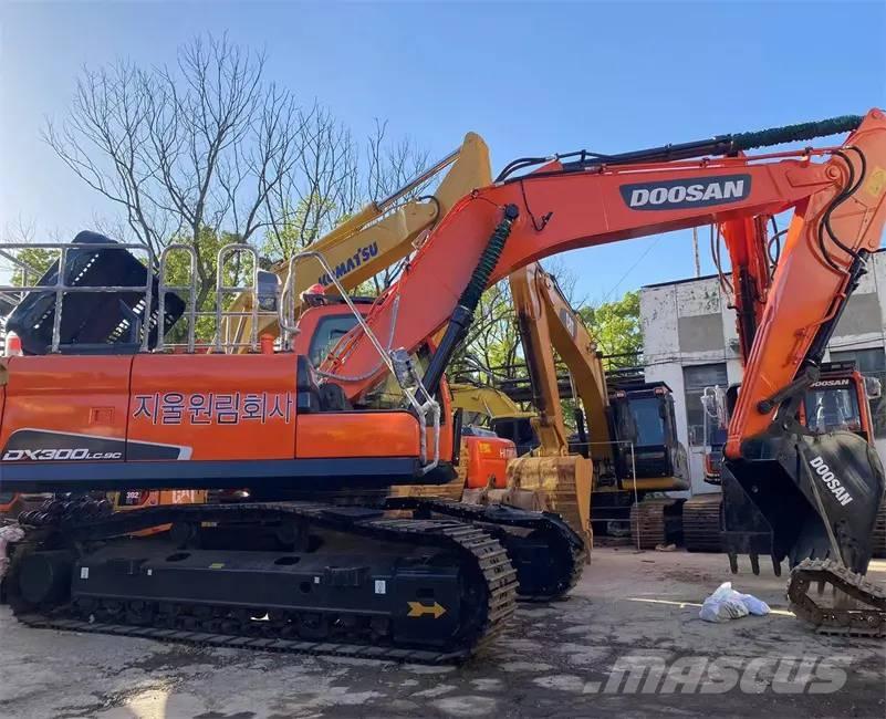 Doosan DX300LC-9C Escavatori cingolati