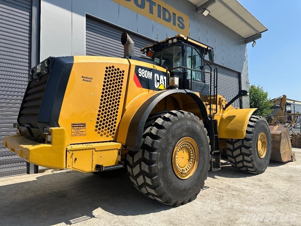 CAT 980M Pale gommate