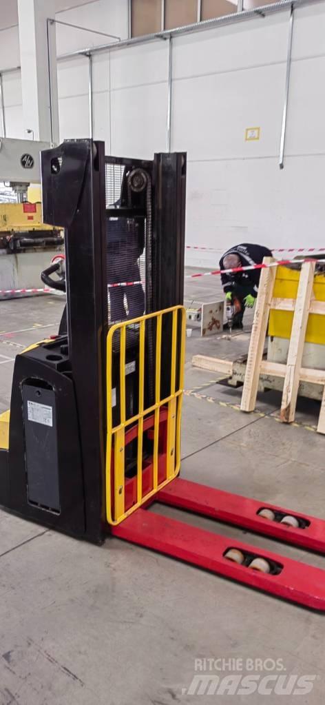 Hyster S 1.2 Transpallet uomo a terra