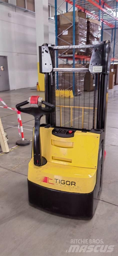 Hyster S 1.2 Transpallet uomo a terra