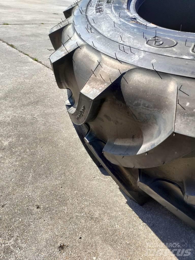Firestone 460/70R24 Pneumatici, ruote e cerchioni