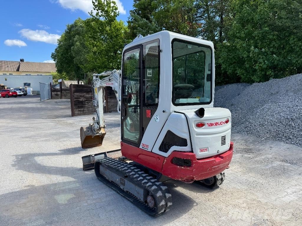 Takeuchi TB 225 Miniescavatori