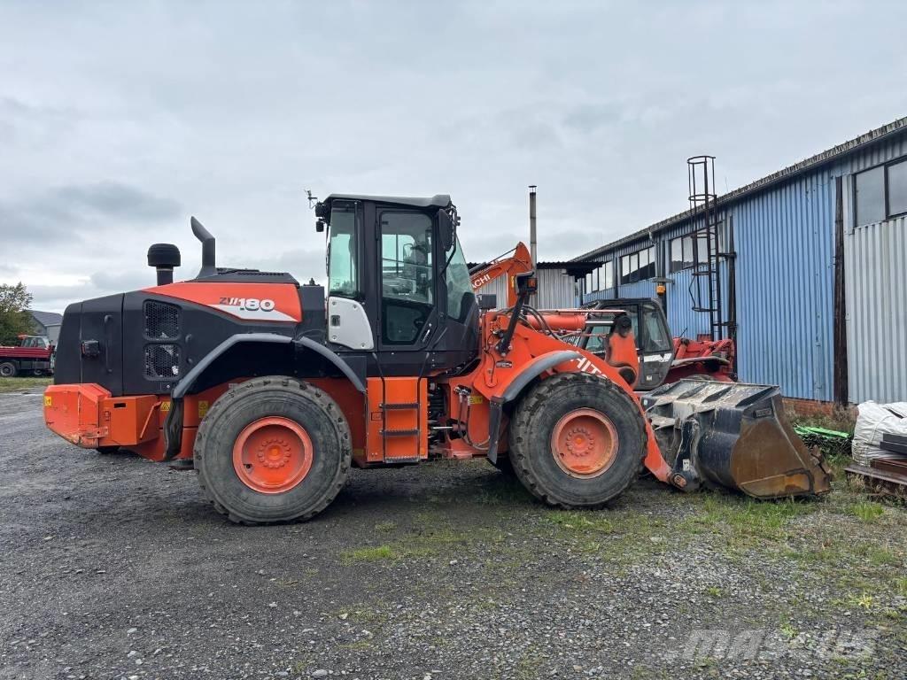 Hitachi ZW180-6 Pale gommate