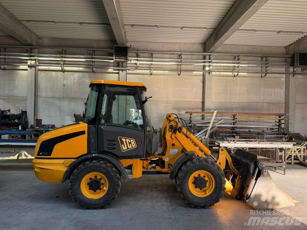 JCB 406 Pale gommate
