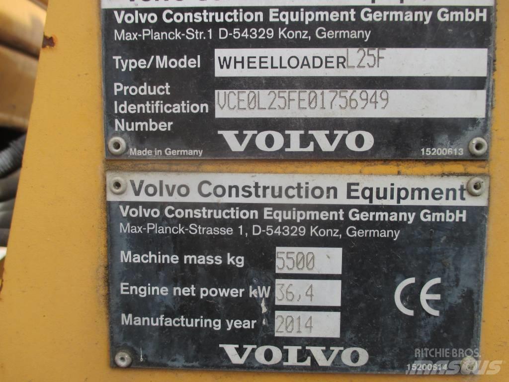 Volvo L 25 F Pale gommate