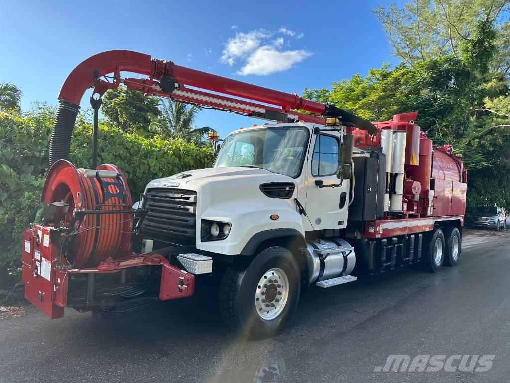 Freightliner 114 SD Camion autospurgo