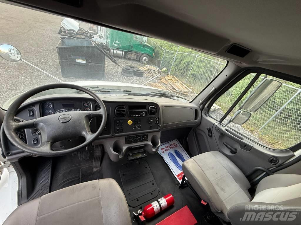 Freightliner M 106 Camion a temperatura controllata