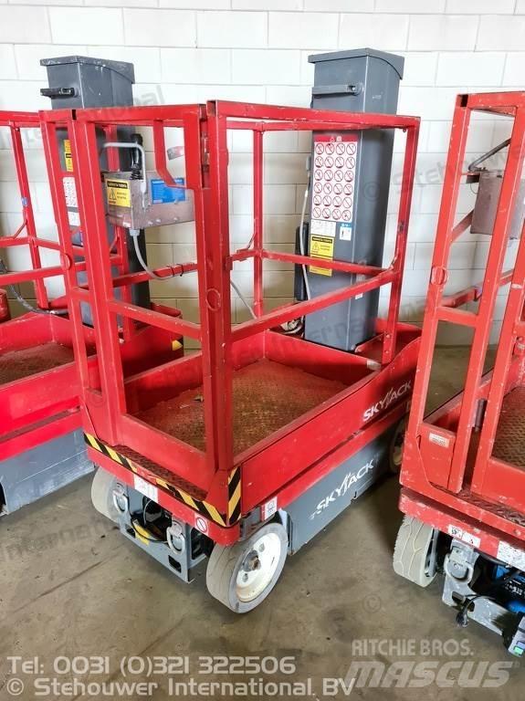 SkyJack SJ12 Piattaforme cingolate, Piattaforme a ragno e Montacarichi