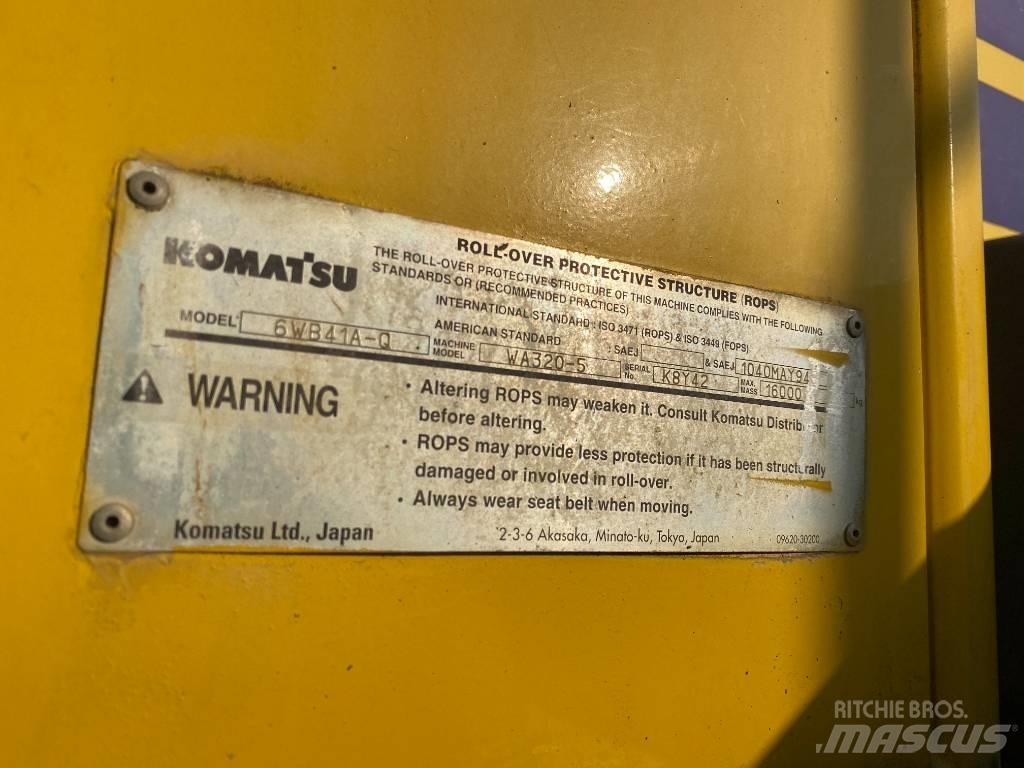 Komatsu WA 320-5 Pale gommate