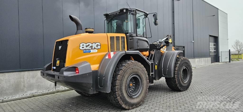 CASE 821G Pale gommate
