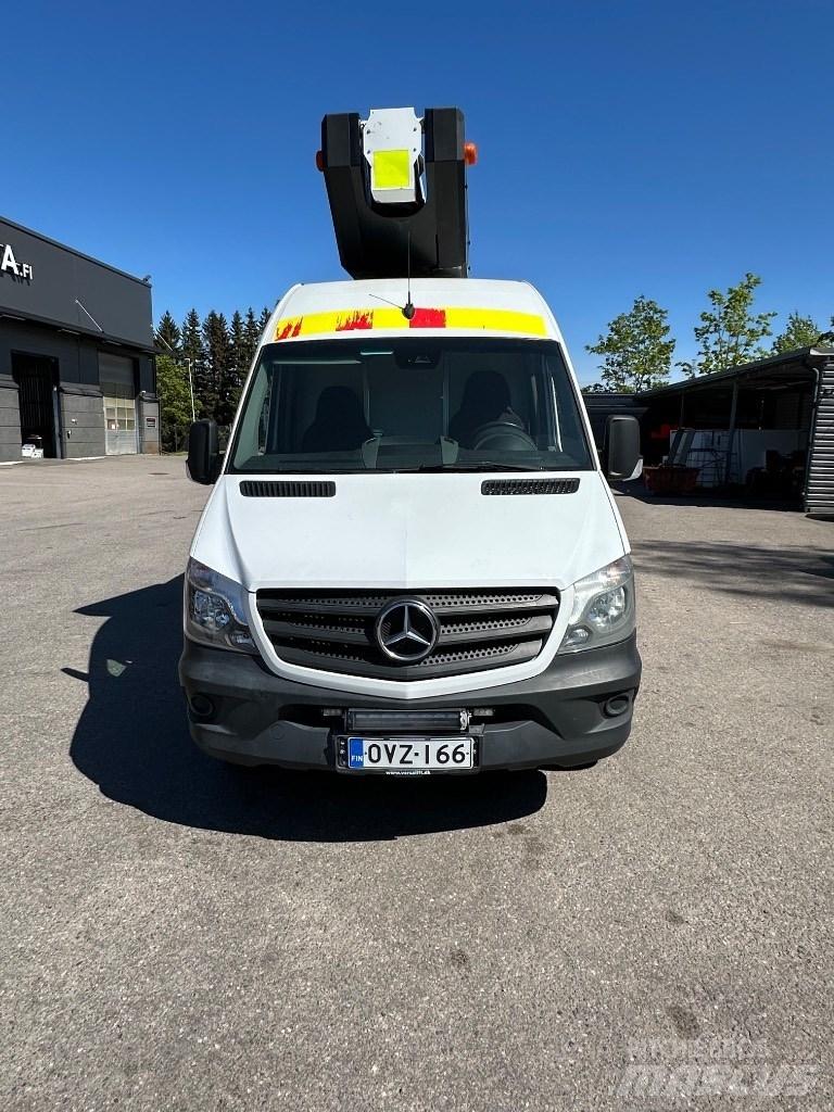 VERSALIFT VDT-170-F Piattaforme autocarrate