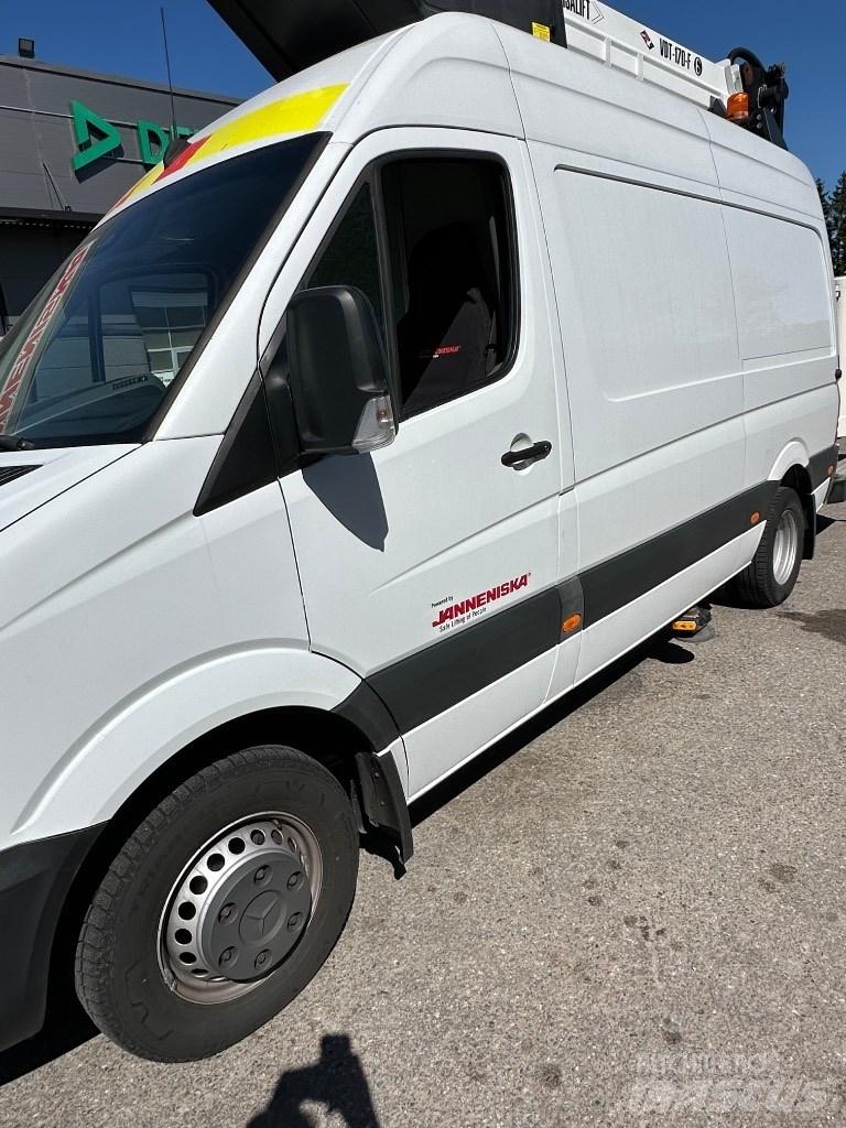 VERSALIFT VDT-170-F Piattaforme autocarrate