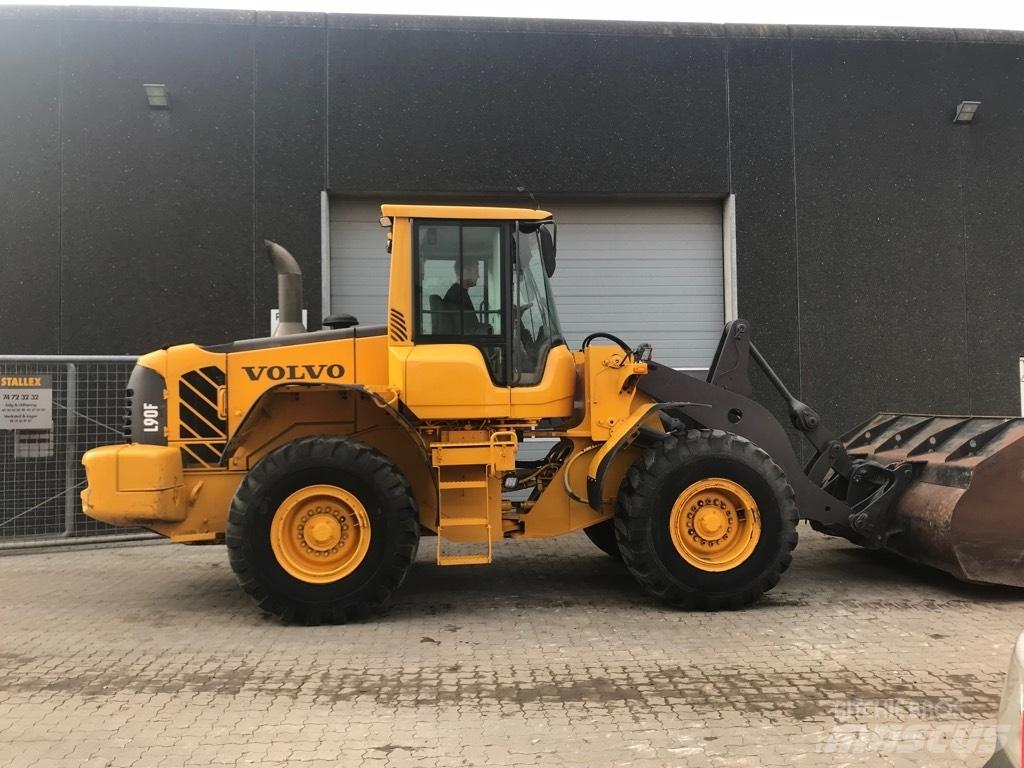 Volvo L90F Pale gommate