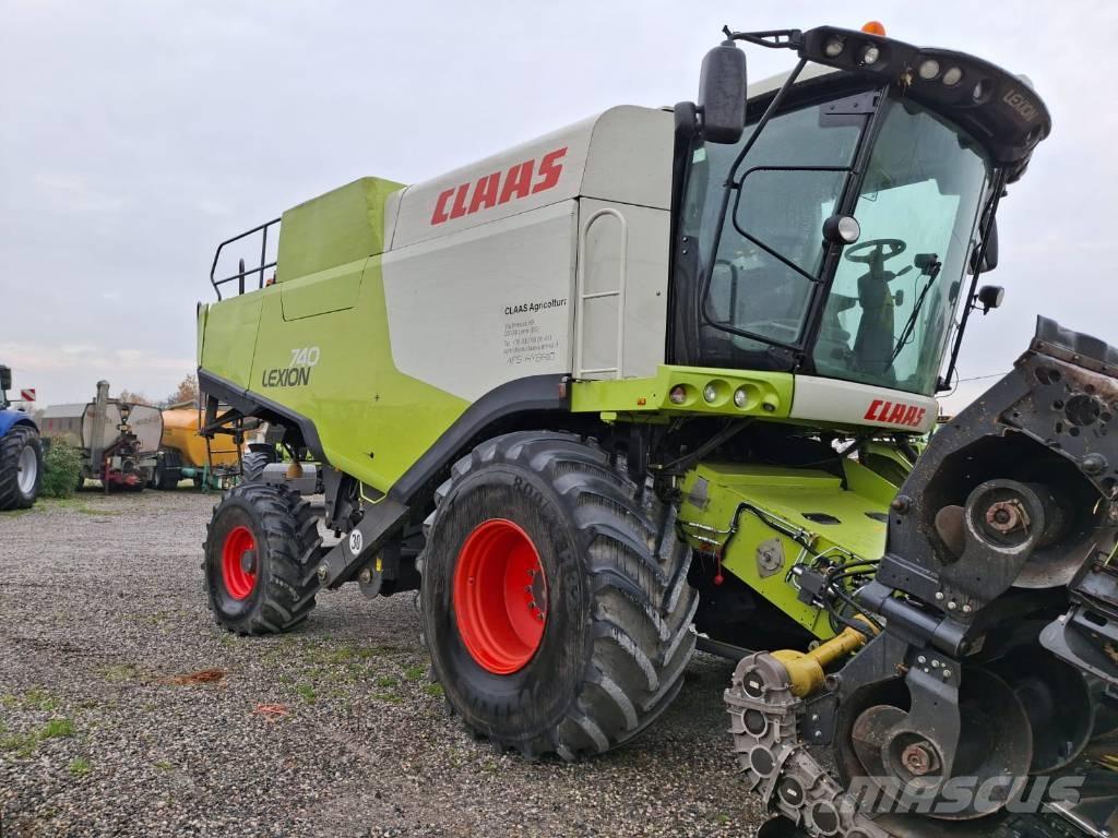 CLAAS Lexion 740 Mietitrebbiatrici