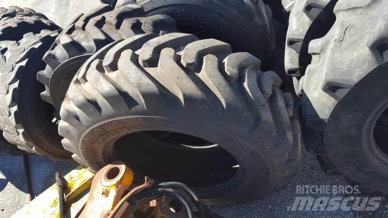  Pneu 10.5/80-18 Pneumatici, ruote e cerchioni