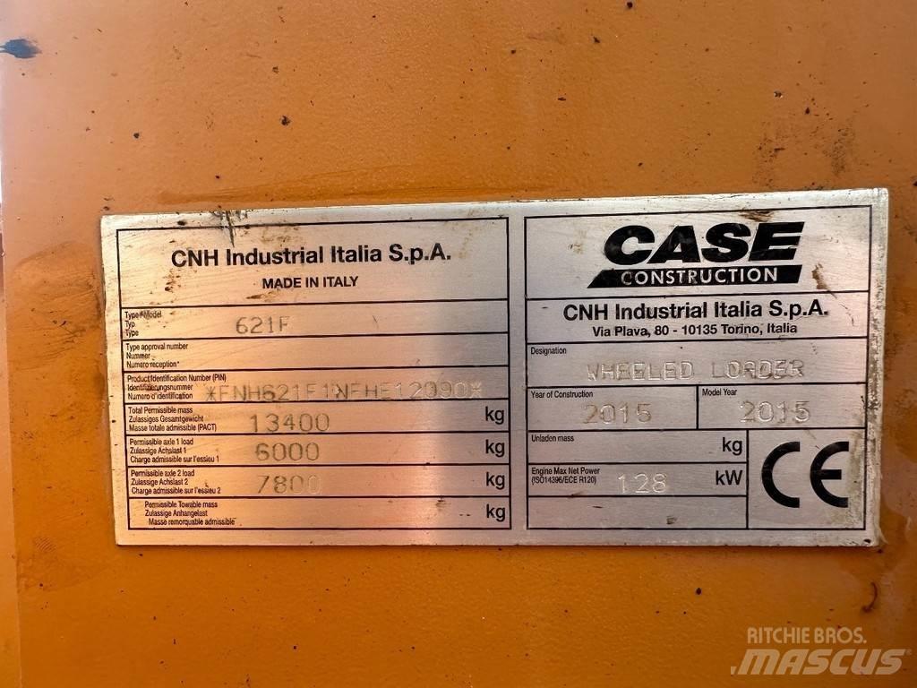 CASE 621 F Pale gommate