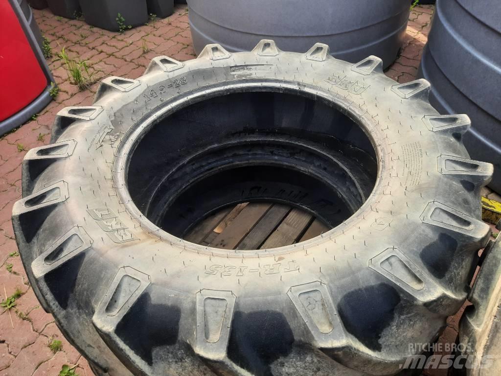BKT 14.9-28 2 kpl Pneumatici, ruote e cerchioni