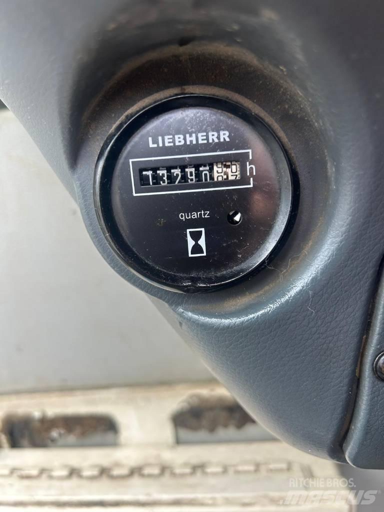 Liebherr 314 Escavatori gommati
