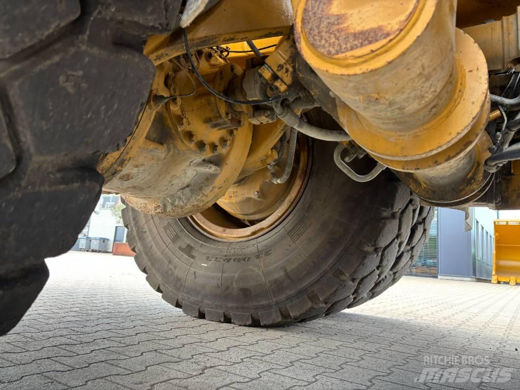 CAT 772G Dumper a telaio rigido