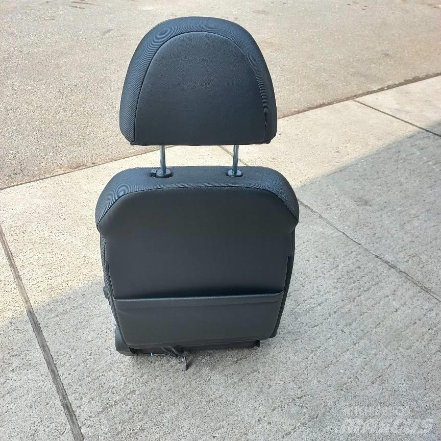 CASE CX210E stoel Cabine e interni