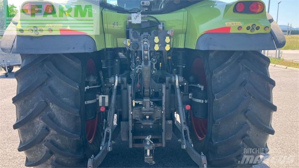 CLAAS ARION 530 Trattori