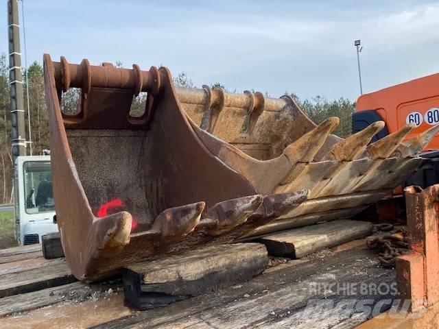 Komatsu PC 210 LC-8 Escavatori cingolati