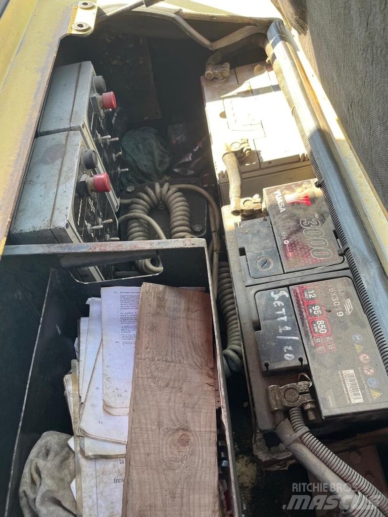 Dynapac F 141-4W/D Finitrici